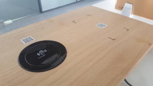 智能家具-桌面嵌入式无线充电器